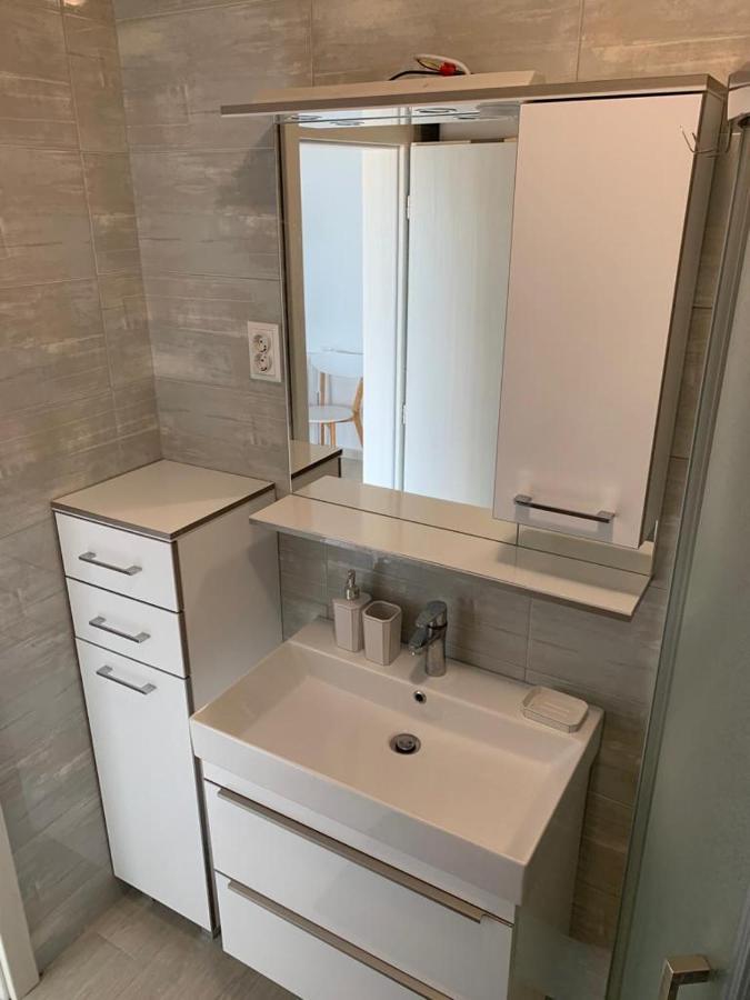 Tara'S Apartman Supetar Ngoại thất bức ảnh