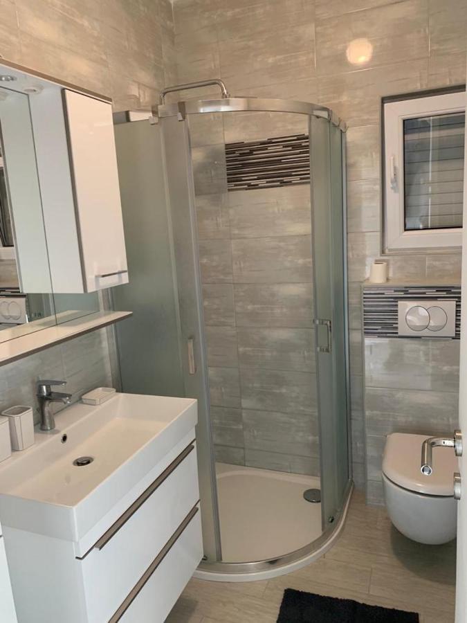 Tara'S Apartman Supetar Ngoại thất bức ảnh